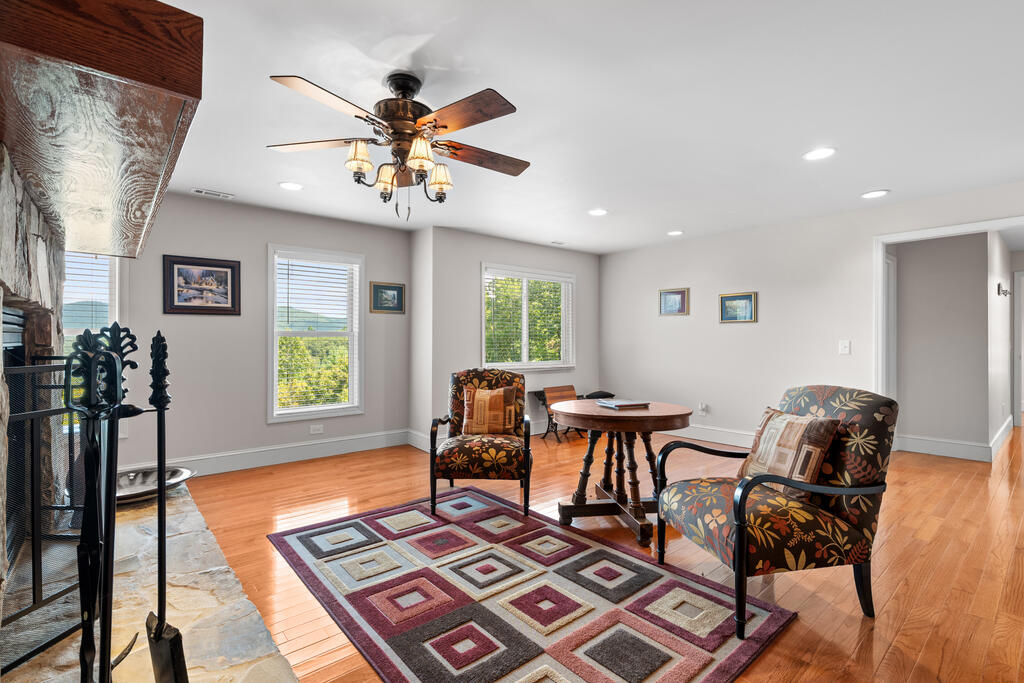 298 Carpenter Rd