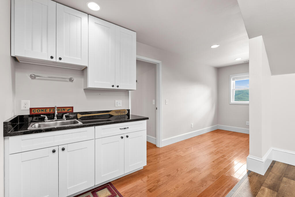 298 Carpenter Rd