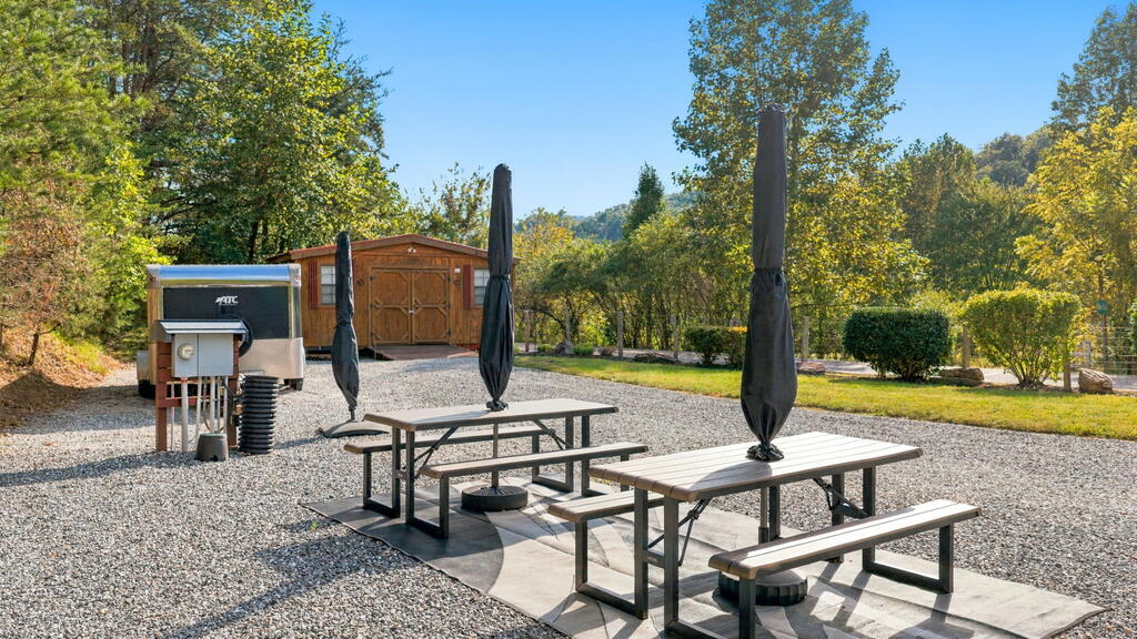 9559 Bryson City Rd