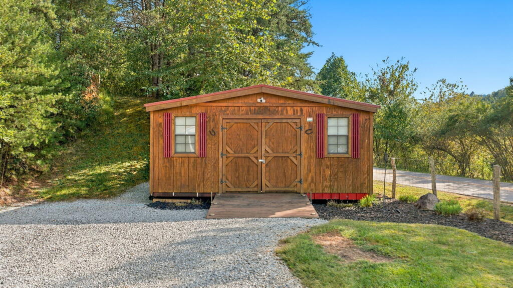 9559 Bryson City Rd