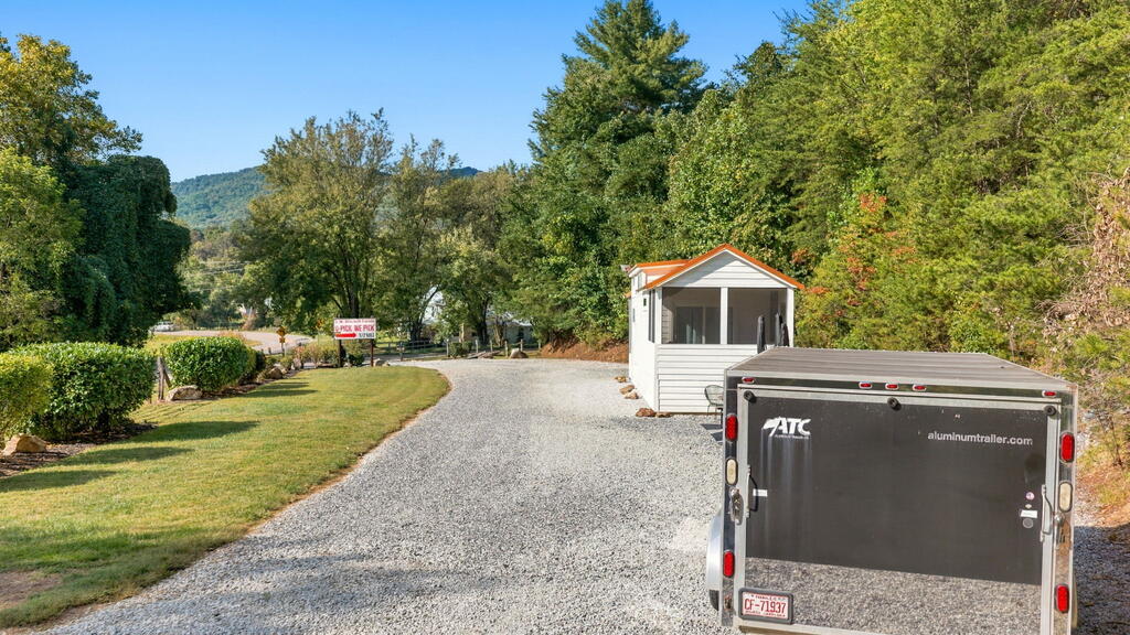 9559 Bryson City Rd