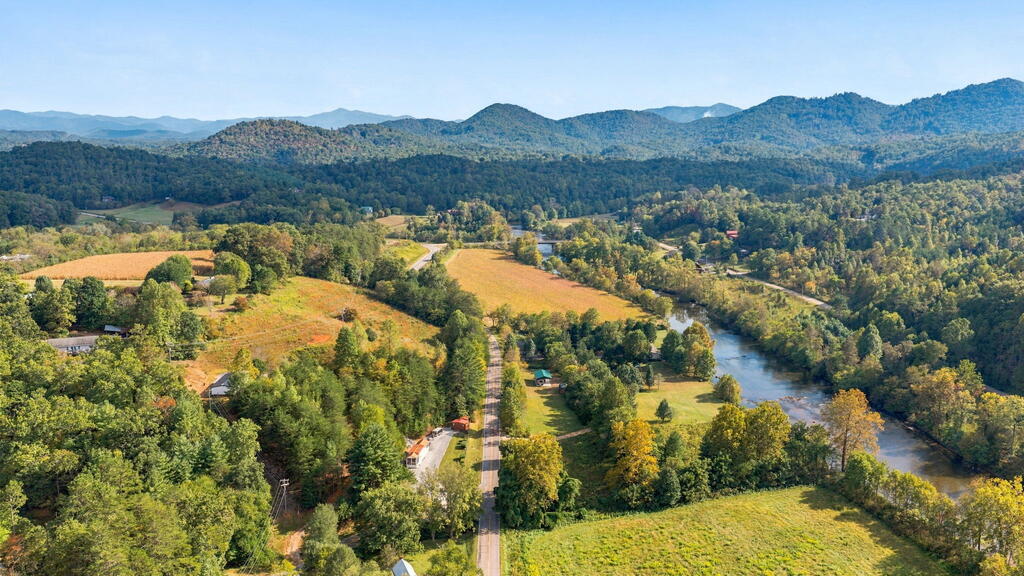 9559 Bryson City Rd