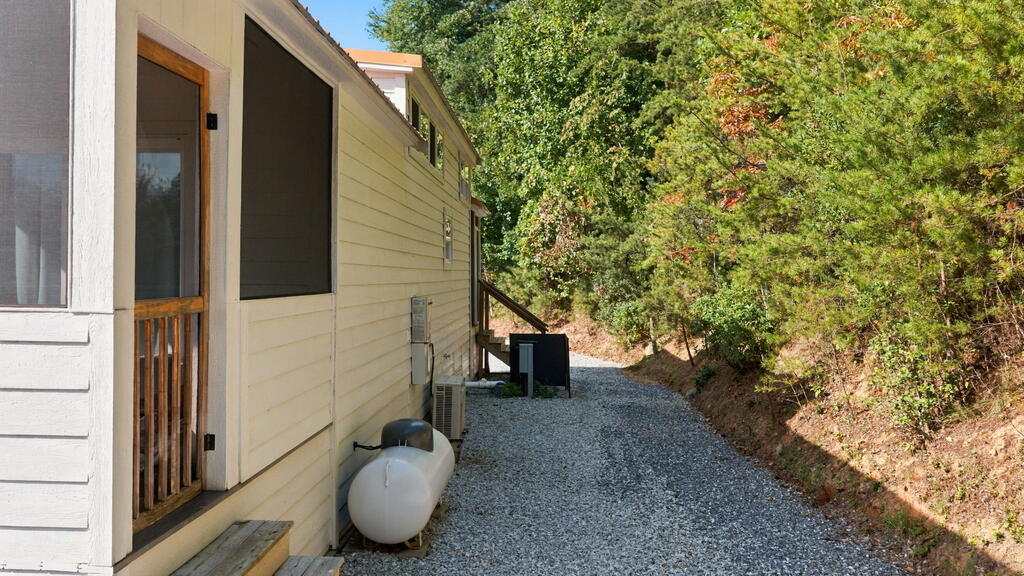 9559 Bryson City Rd