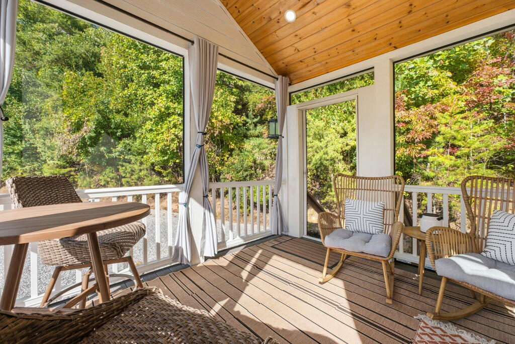 9559 Bryson City Rd