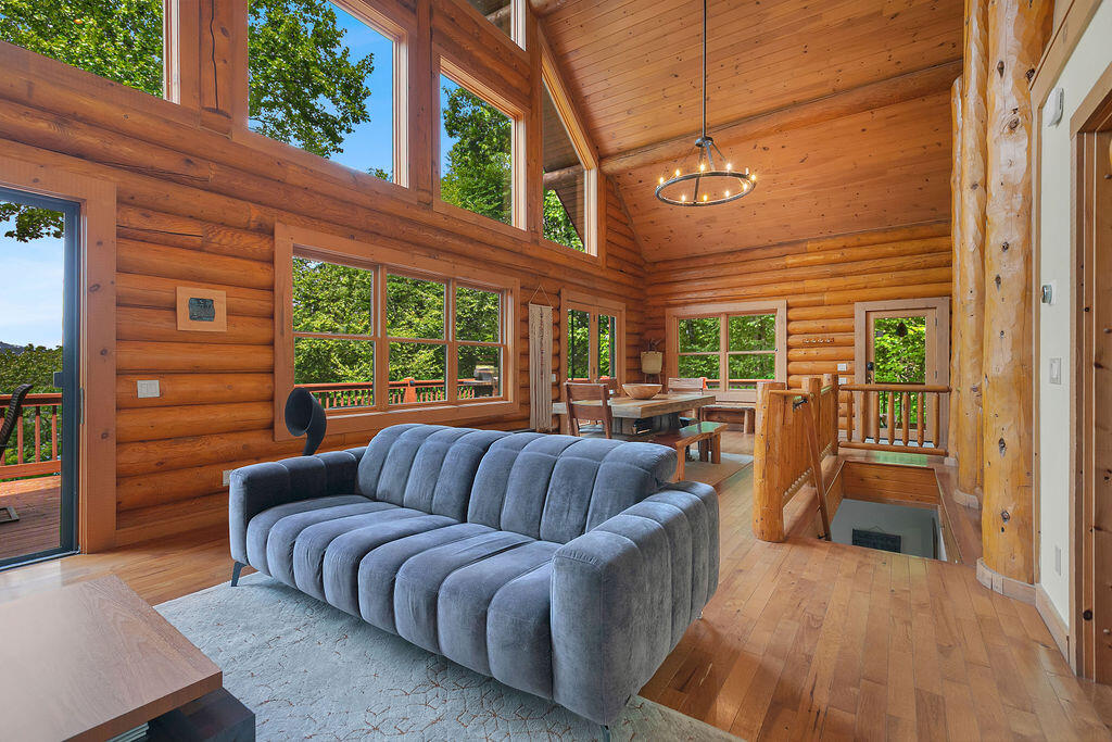 135 Ridge Top Dr