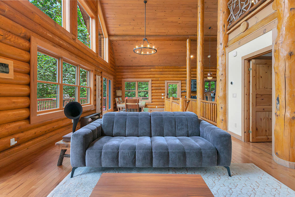 135 Ridge Top Dr