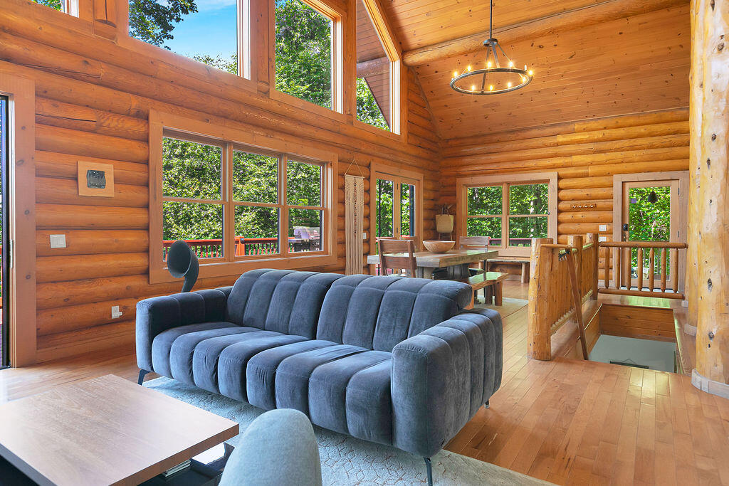 135 Ridge Top Dr