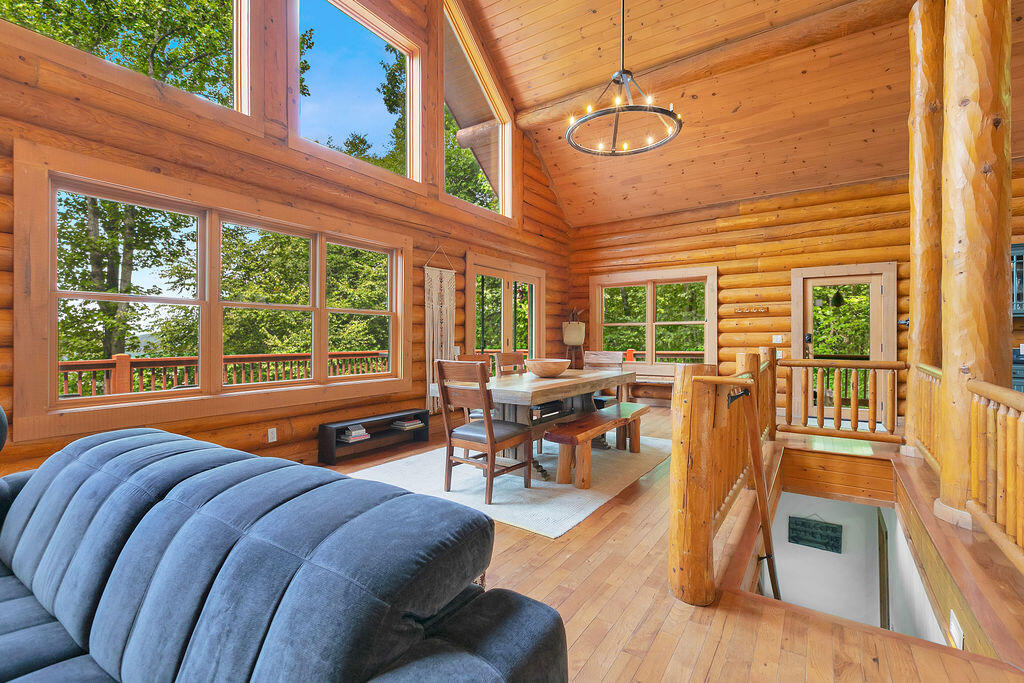 135 Ridge Top Dr