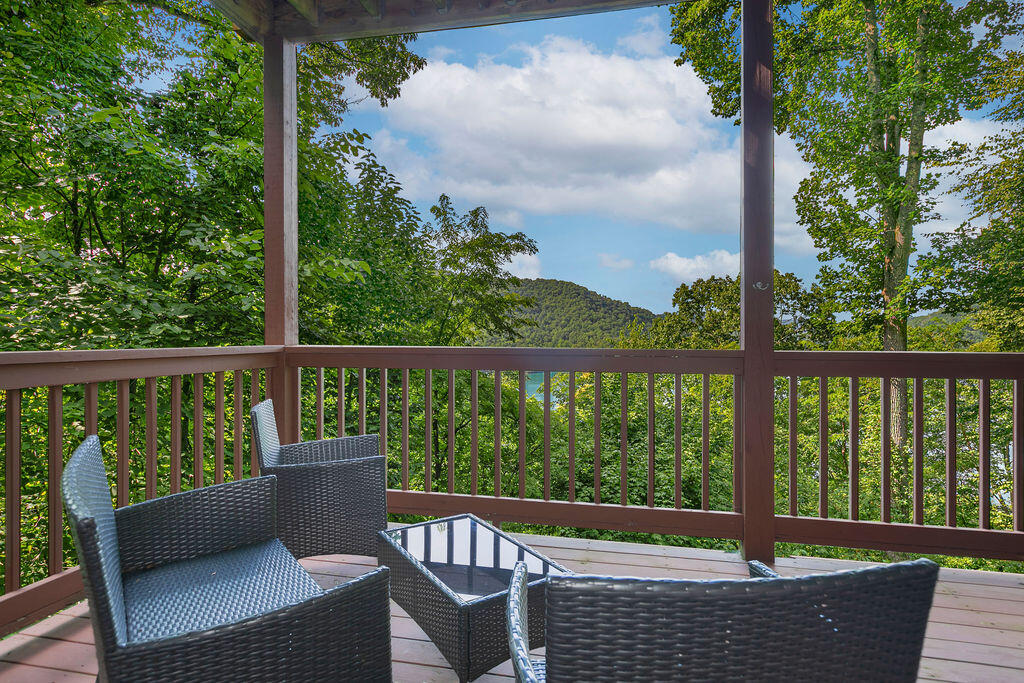 135 Ridge Top Dr