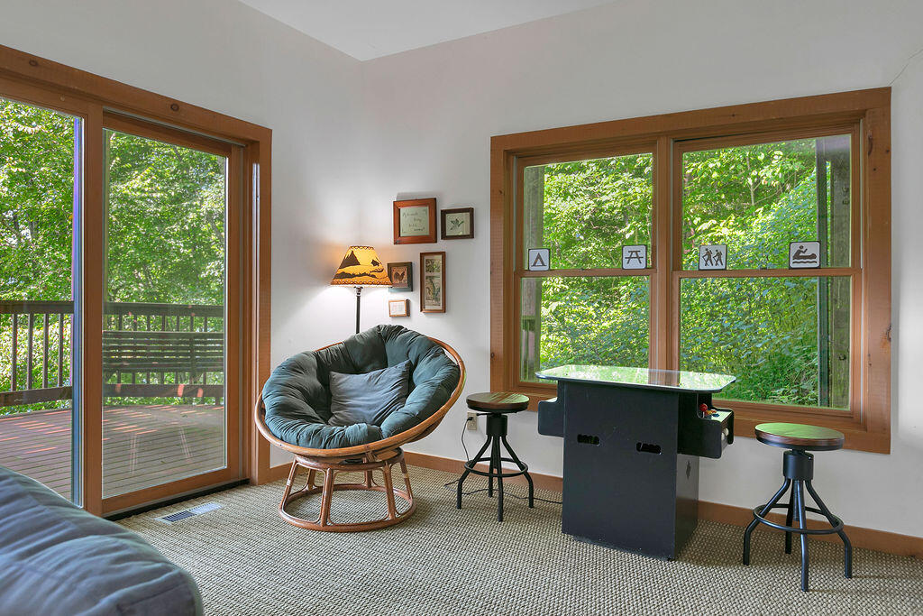 135 Ridge Top Dr