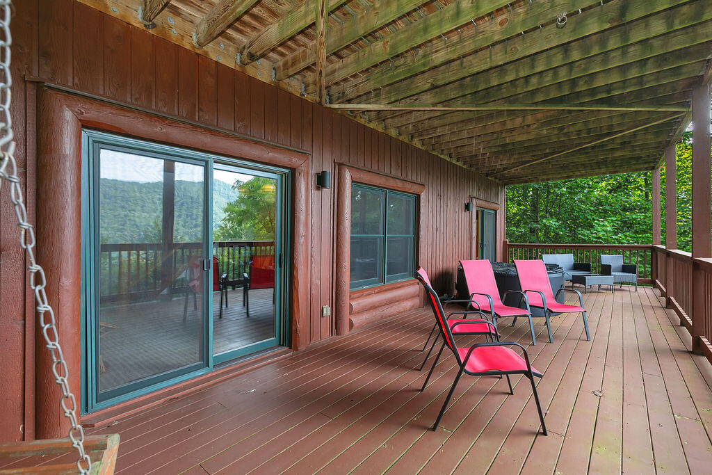 135 Ridge Top Dr
