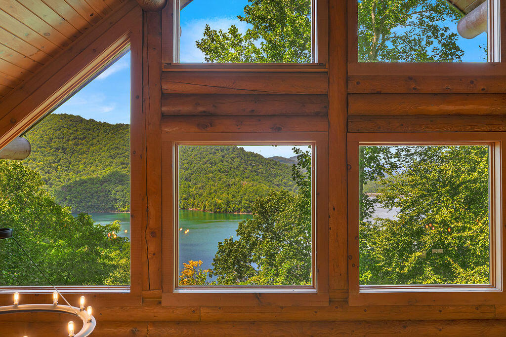135 Ridge Top Dr