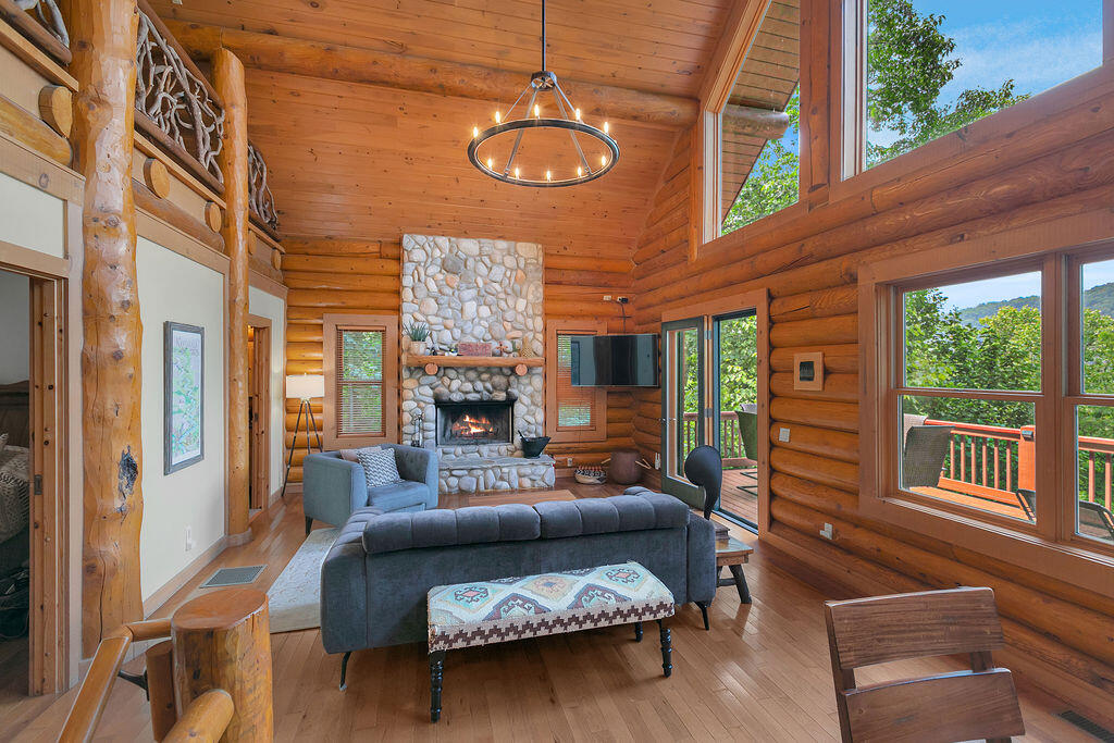 135 Ridge Top Dr