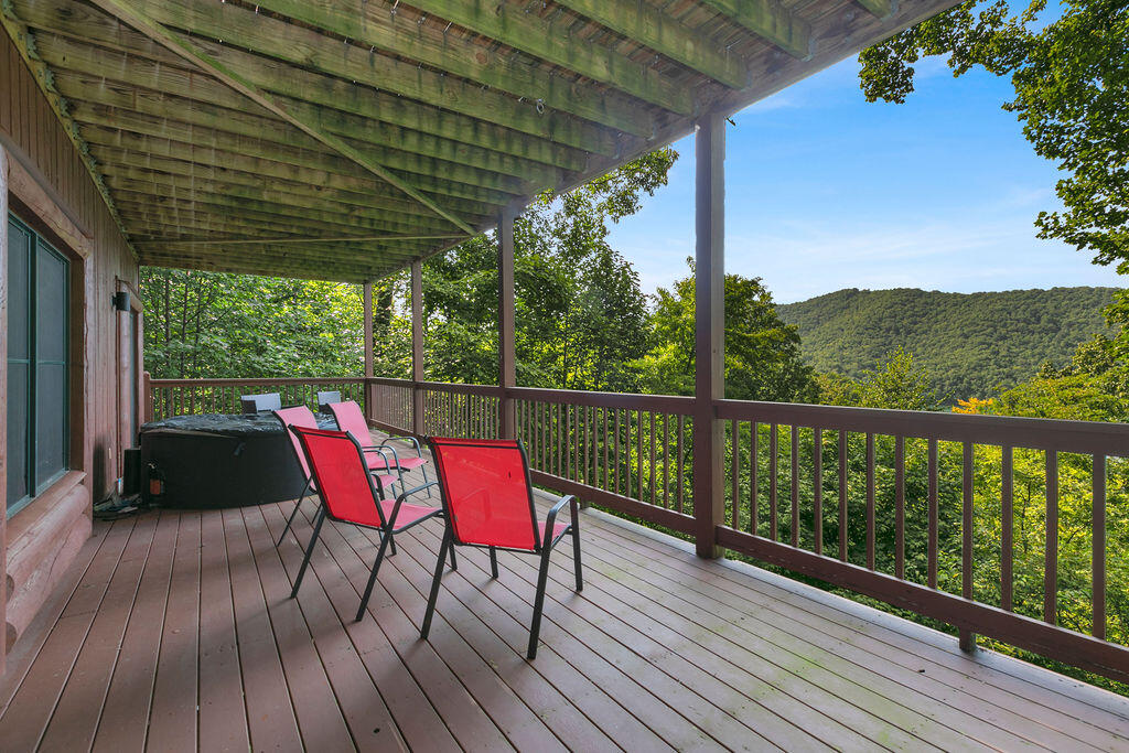 135 Ridge Top Dr