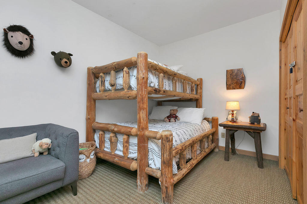 135 Ridge Top Dr