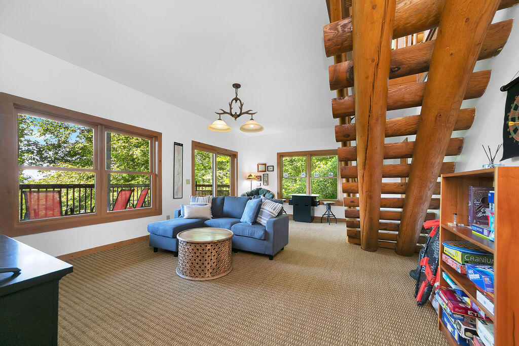 135 Ridge Top Dr