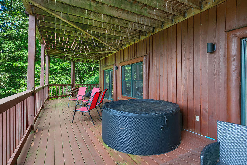135 Ridge Top Dr