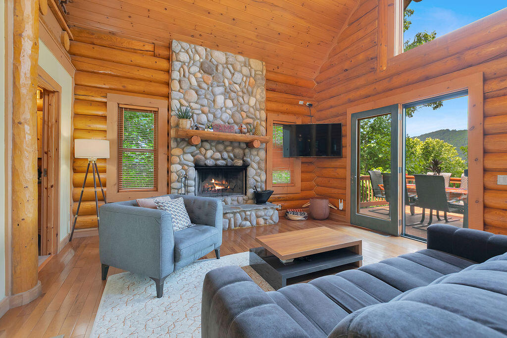 135 Ridge Top Dr