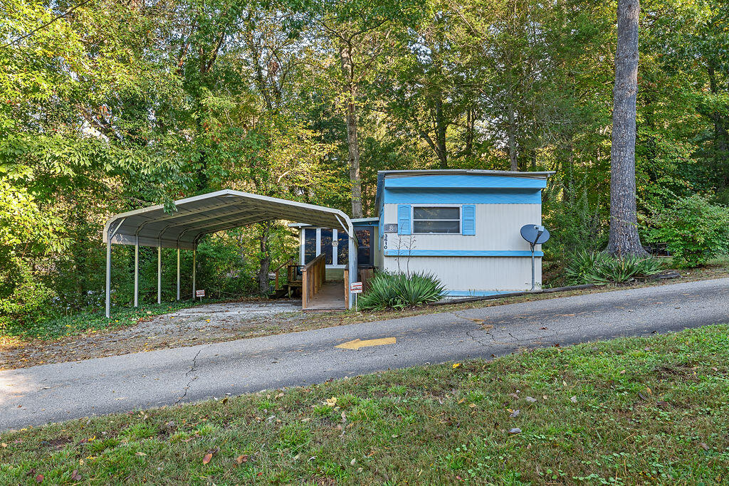 8 3610 Highlands Rd
