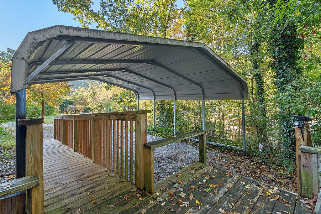 8 3610 Highlands Rd