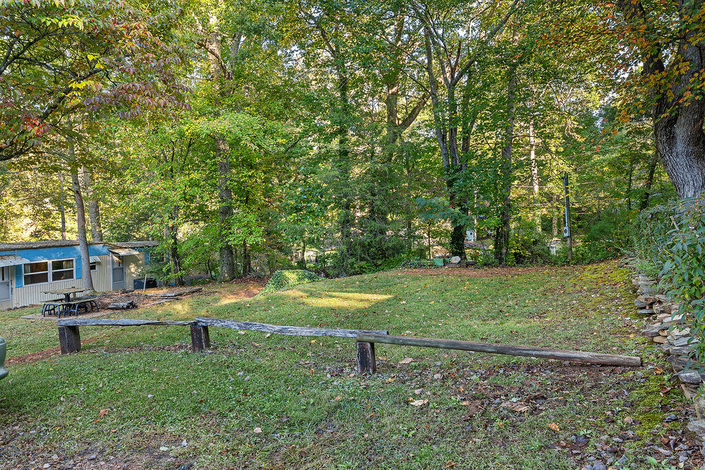 8 3610 Highlands Rd