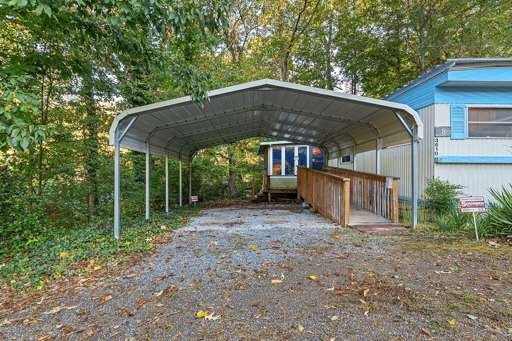 8 3610 Highlands Rd