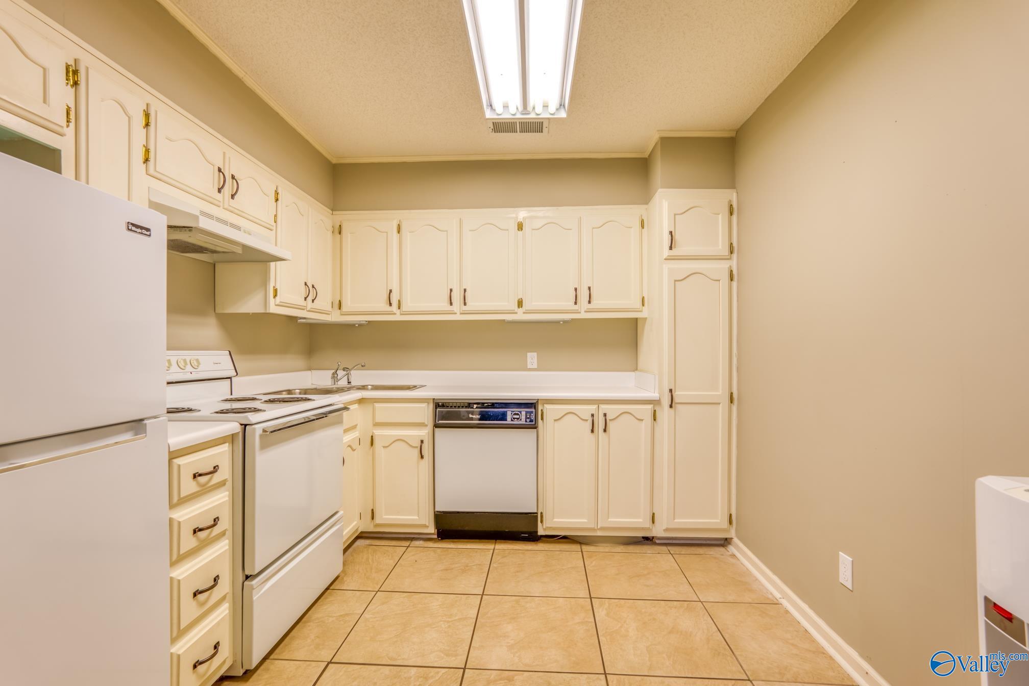 115 W Oak Hill Drive
