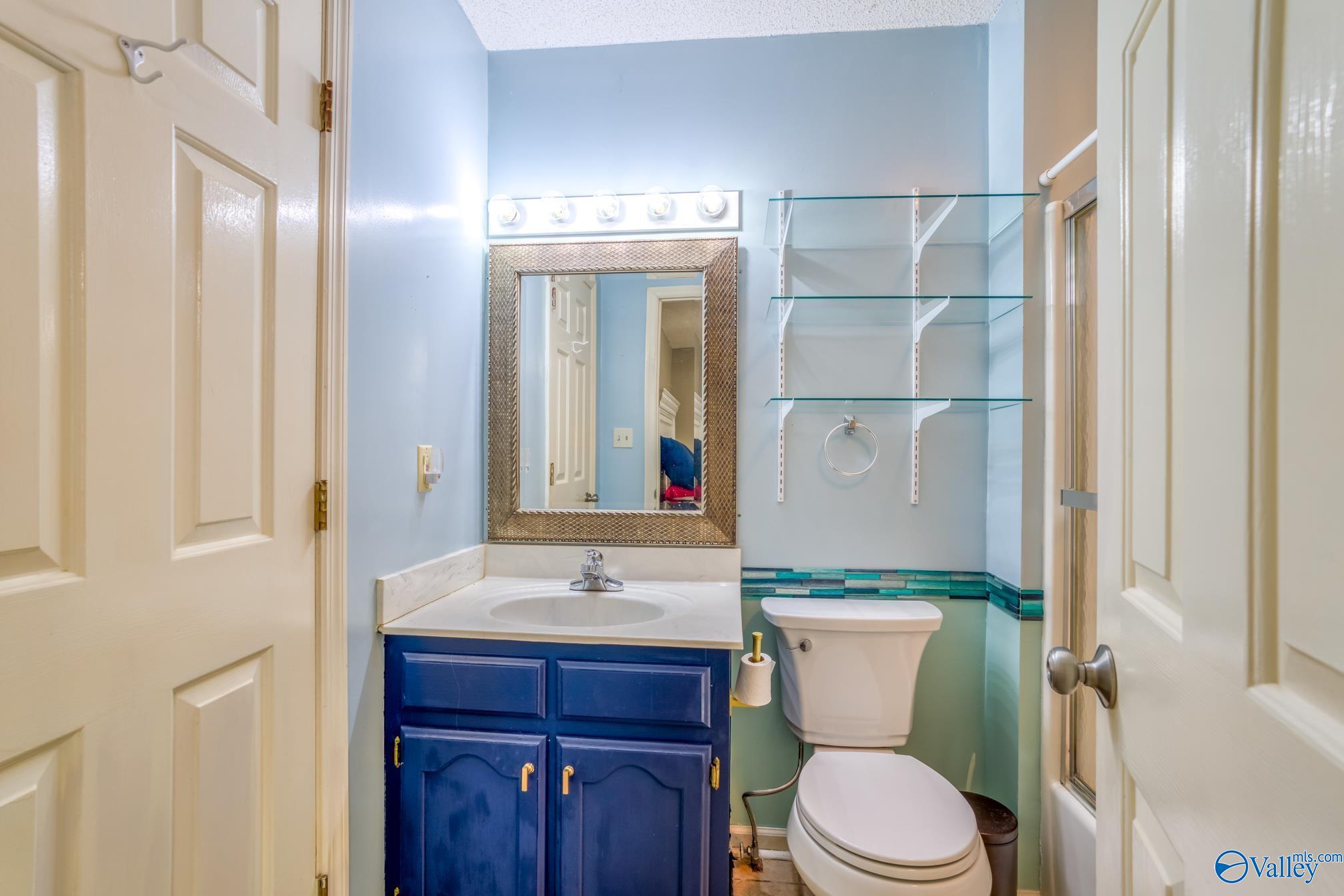 115 W Oak Hill Drive