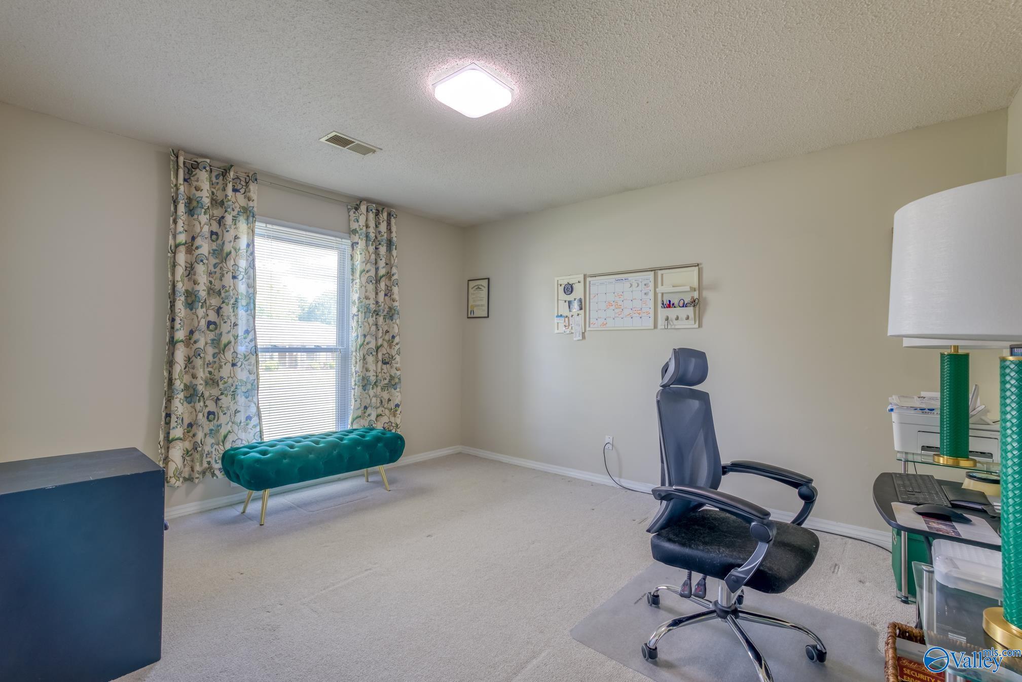 115 W Oak Hill Drive