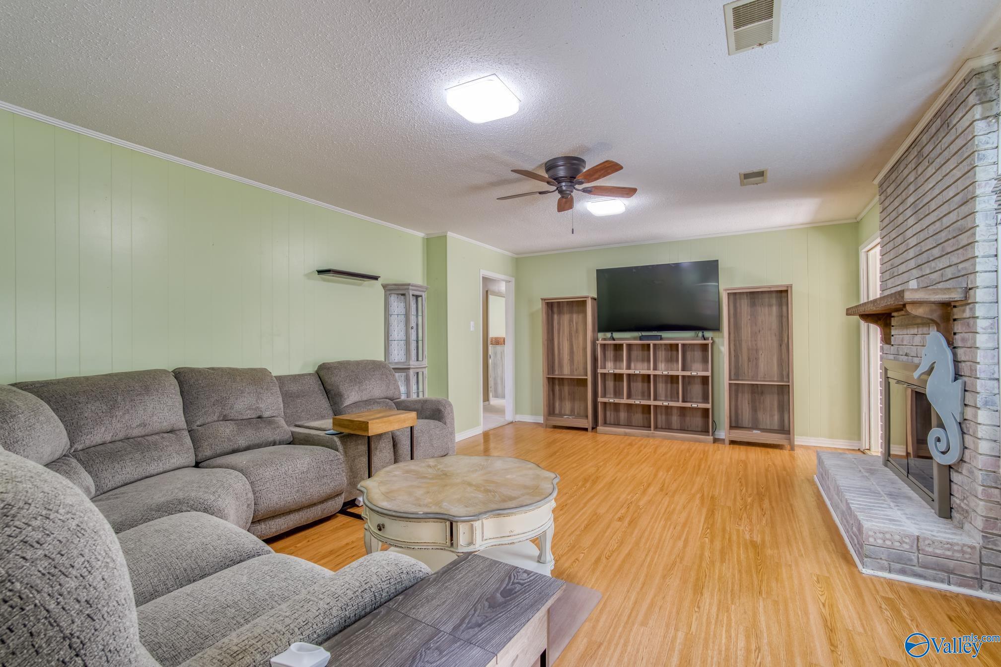 115 W Oak Hill Drive