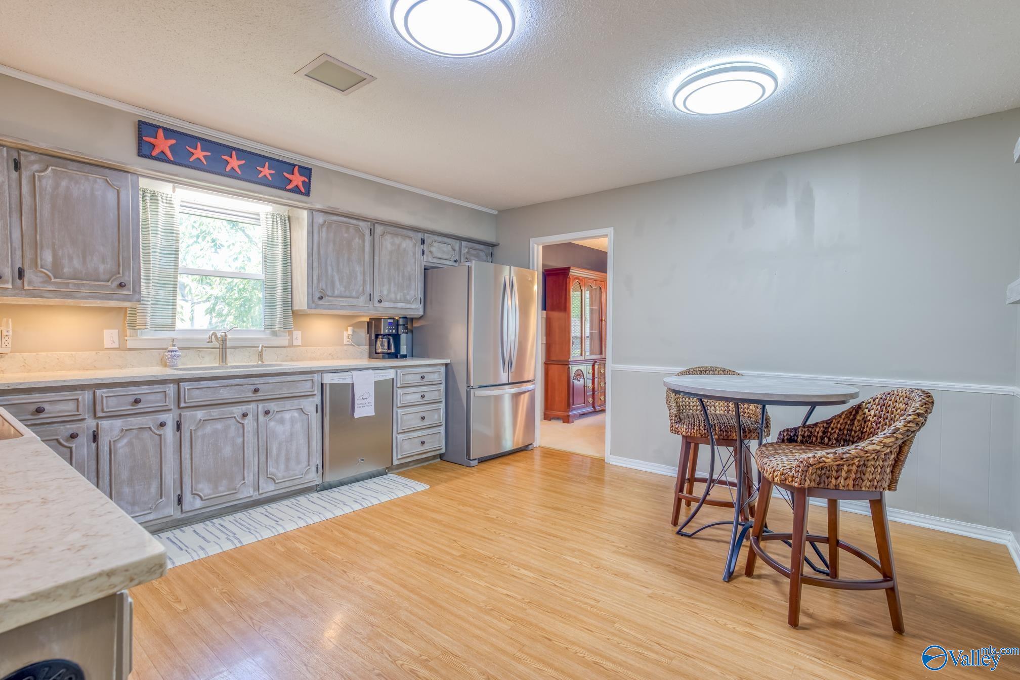 115 W Oak Hill Drive