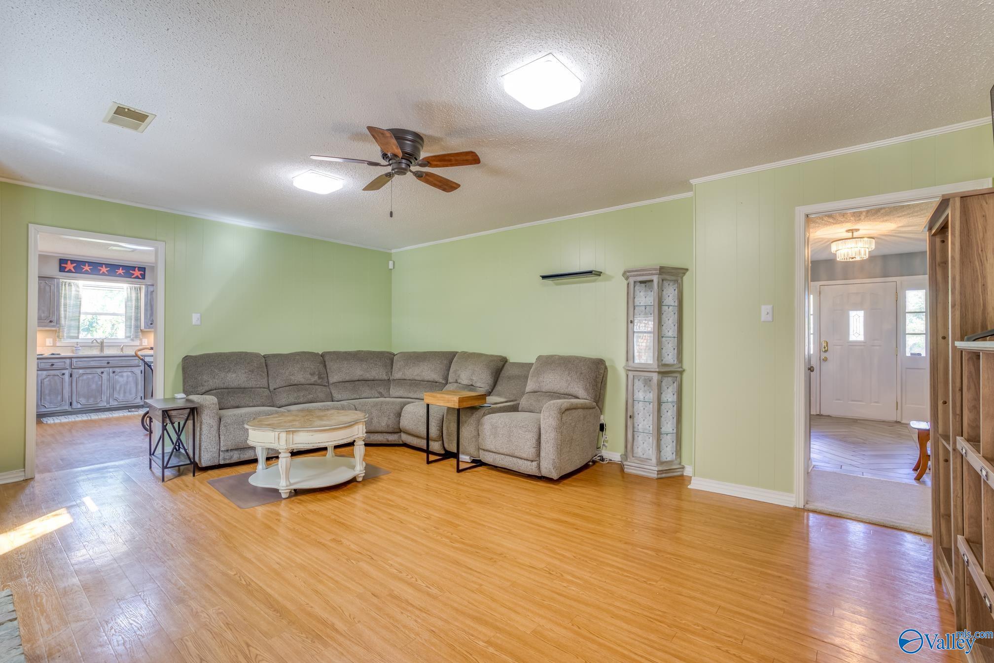 115 W Oak Hill Drive