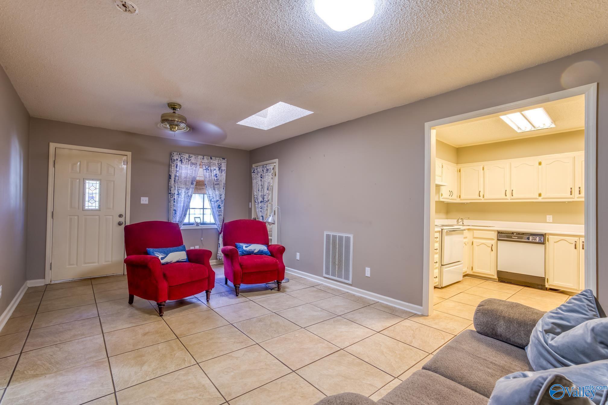 115 W Oak Hill Drive