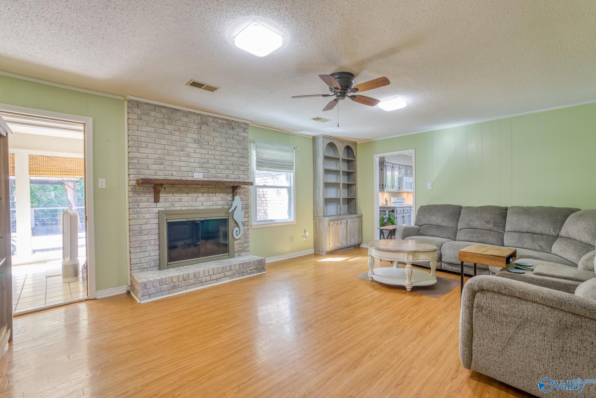 115 W Oak Hill Drive