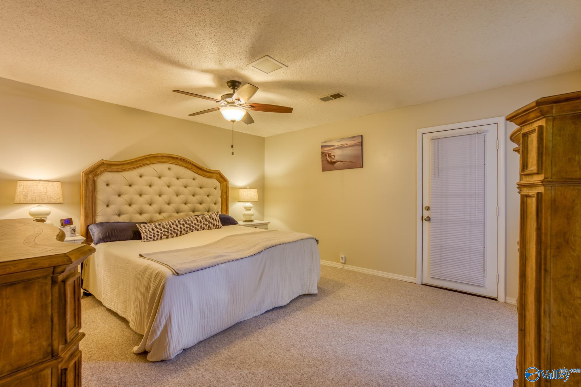 115 W Oak Hill Drive