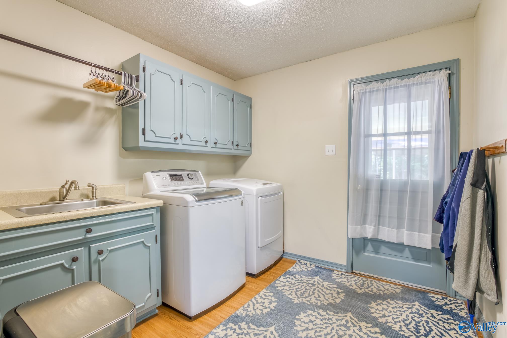 115 W Oak Hill Drive