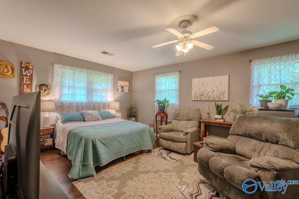 210 Suncrest Drive