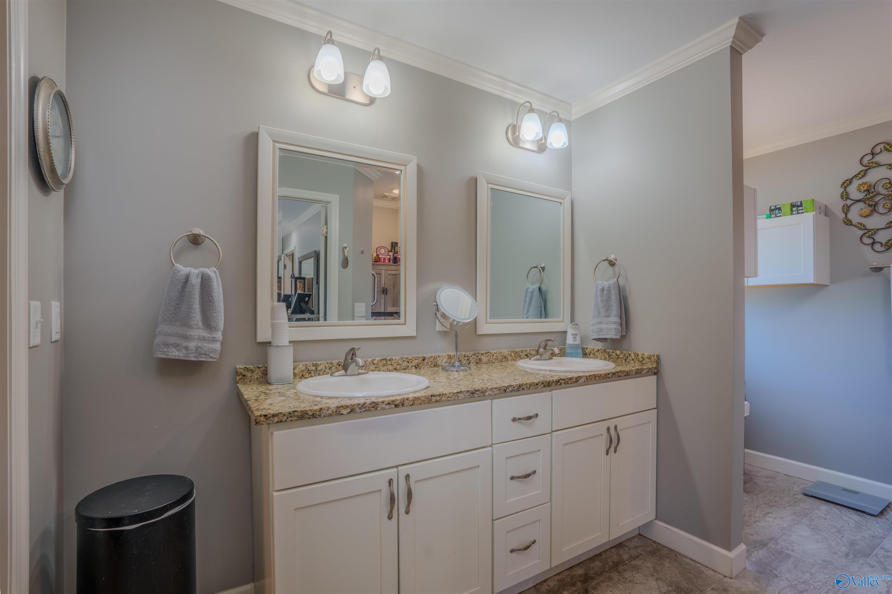 976 Garrett Lane, Florence