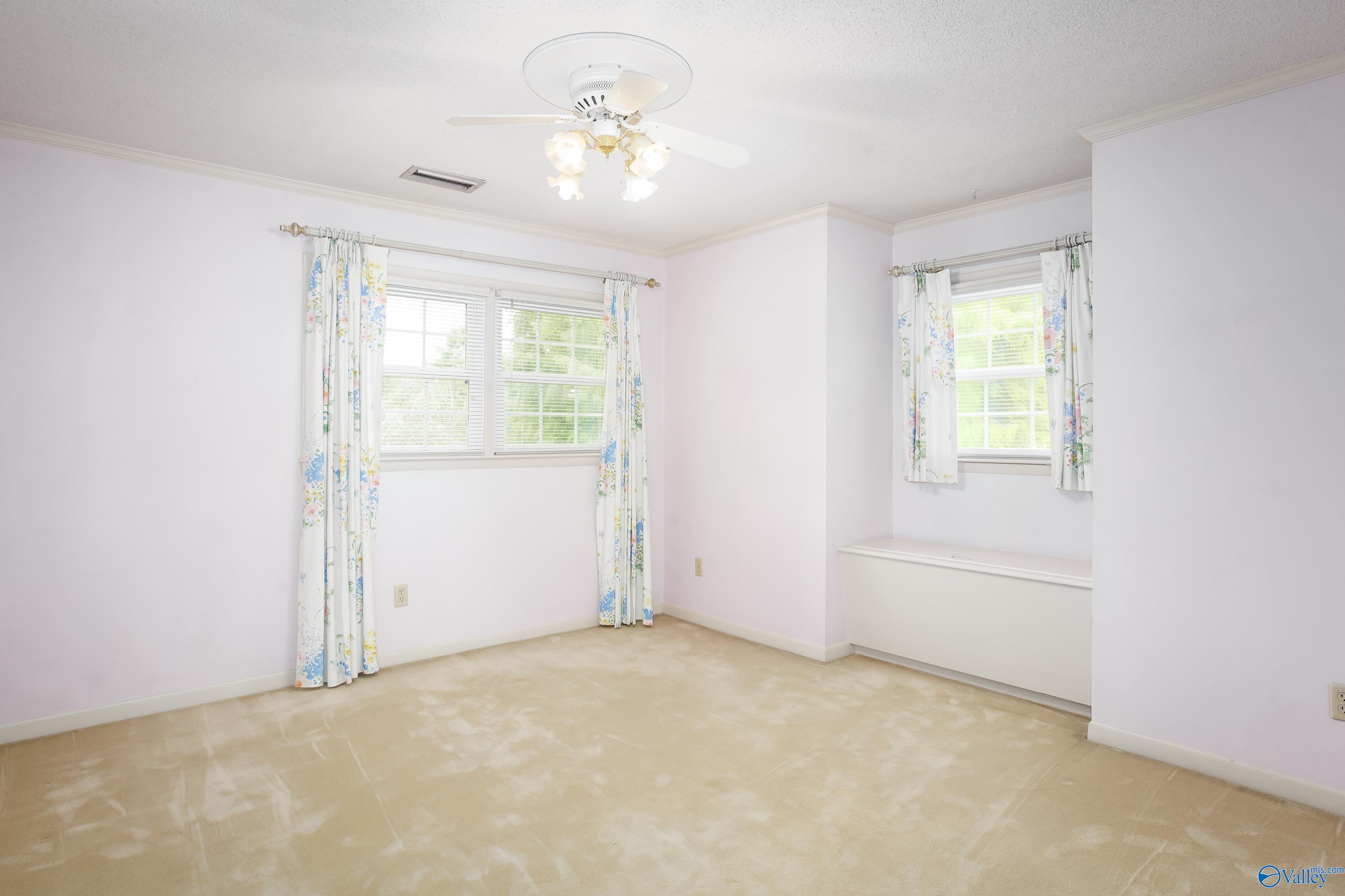 413 Russell Street, Florence