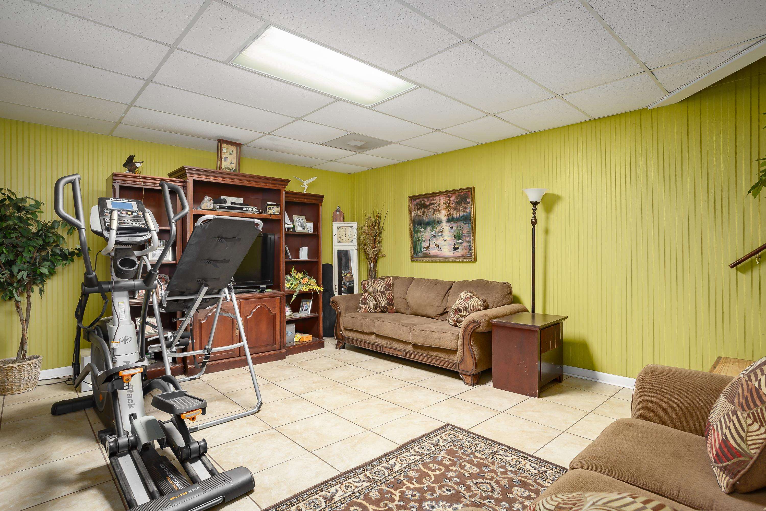227 James Rd