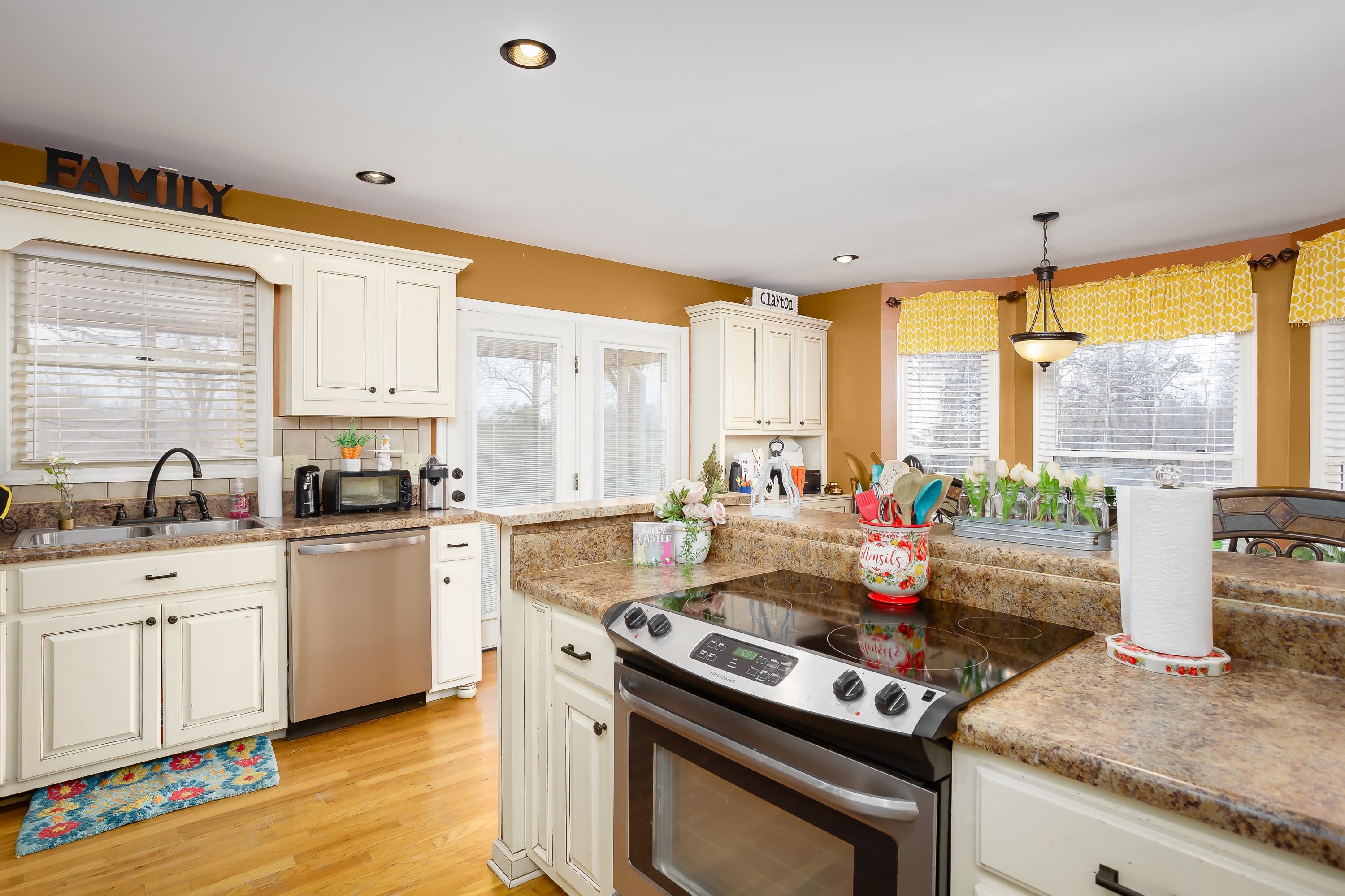 227 James Rd