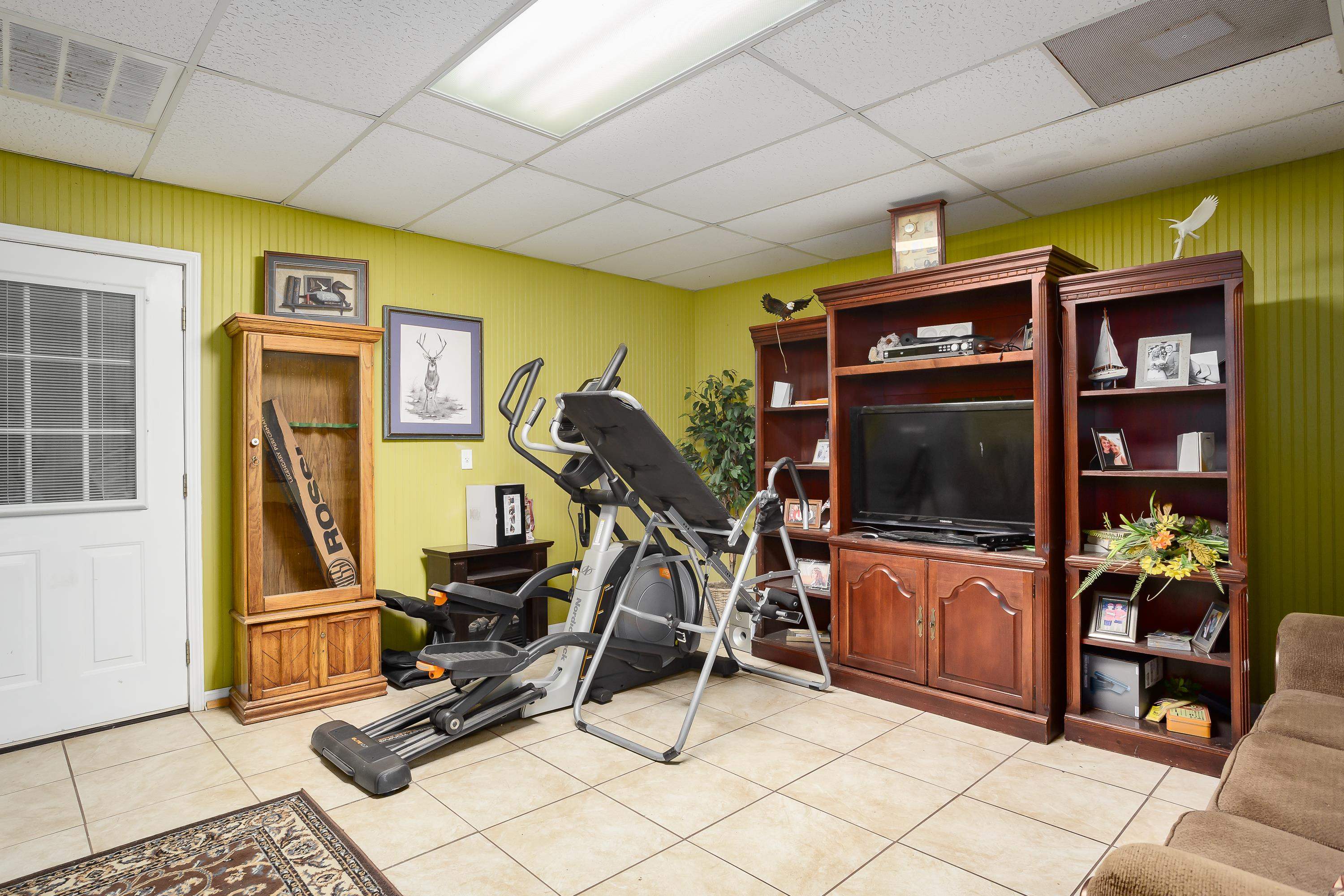 227 James Rd