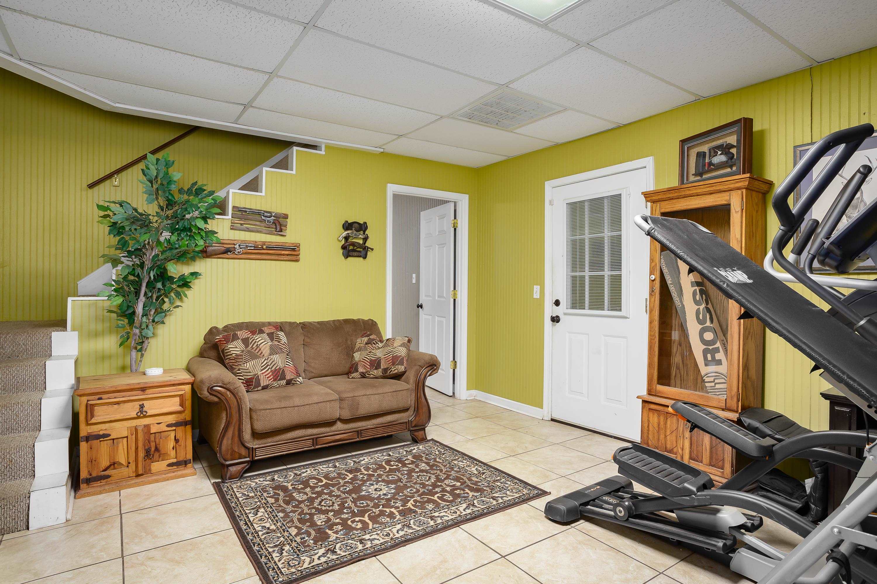 227 James Rd