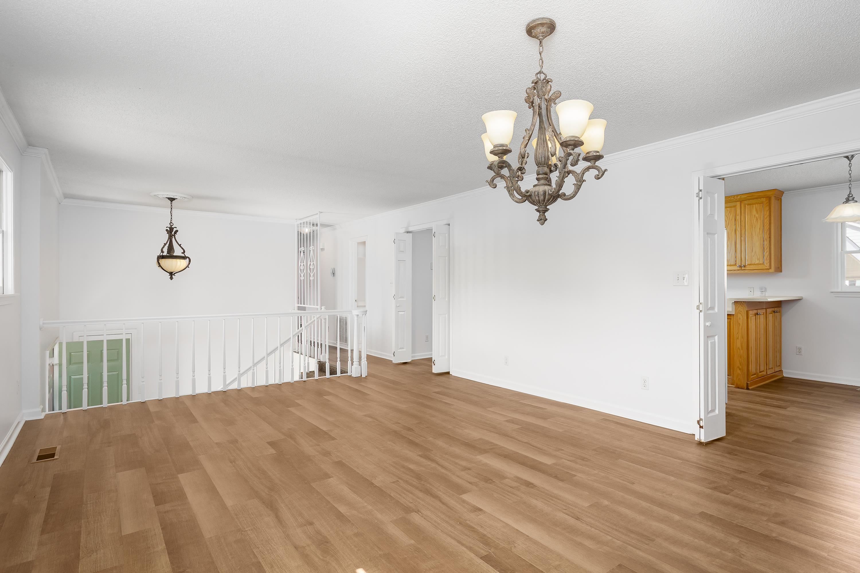 103 Creekwood Cir