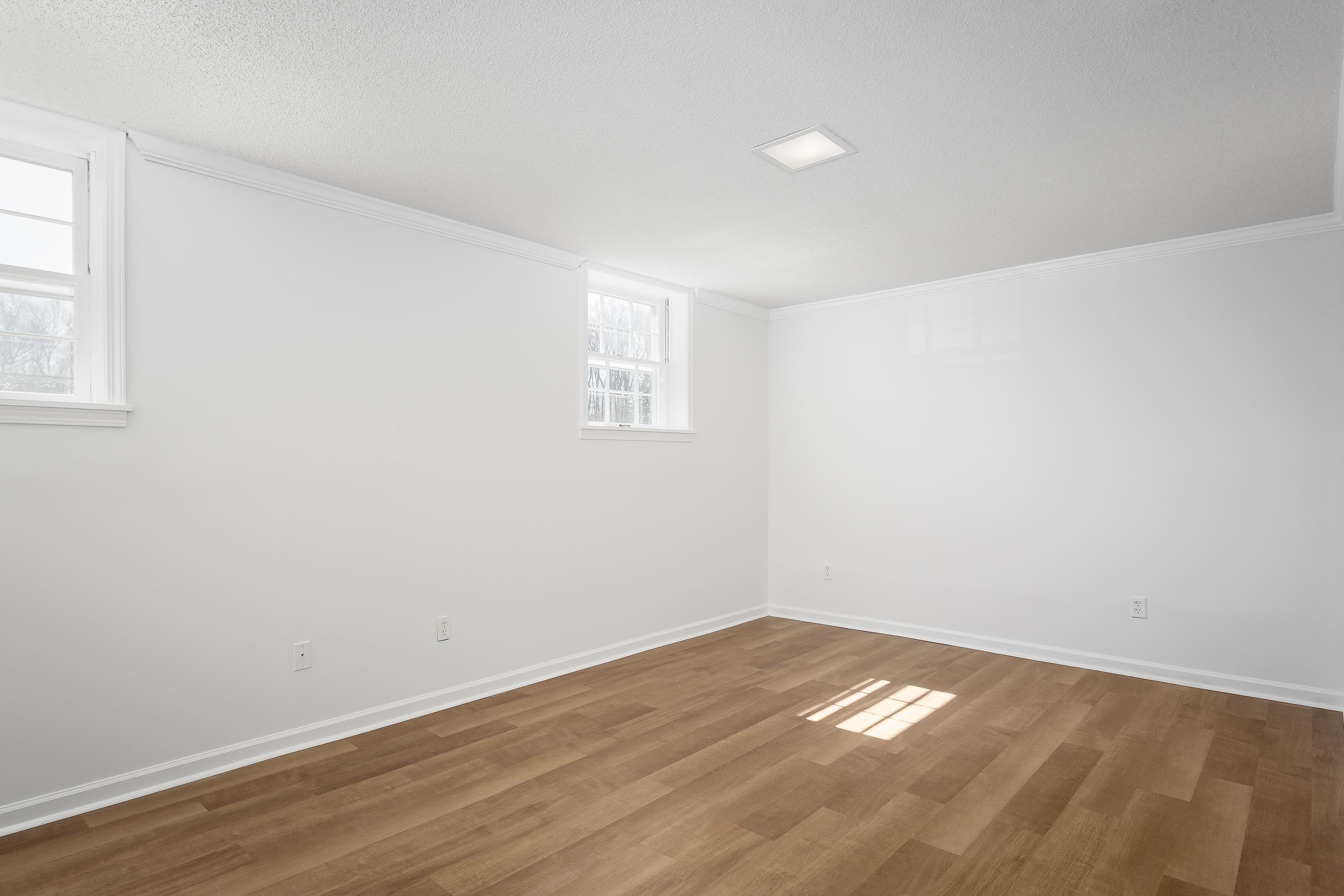 103 Creekwood Cir