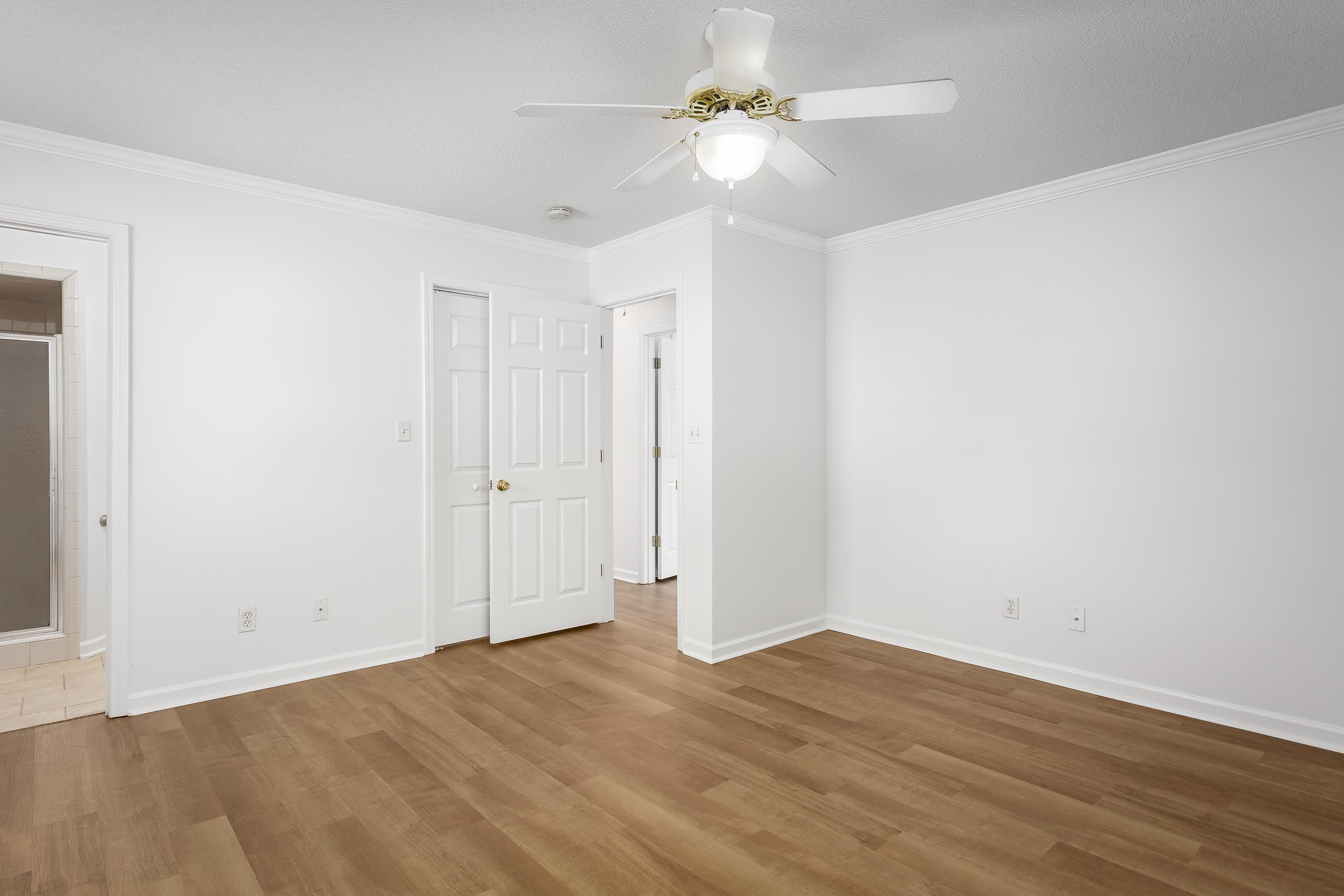 103 Creekwood Cir