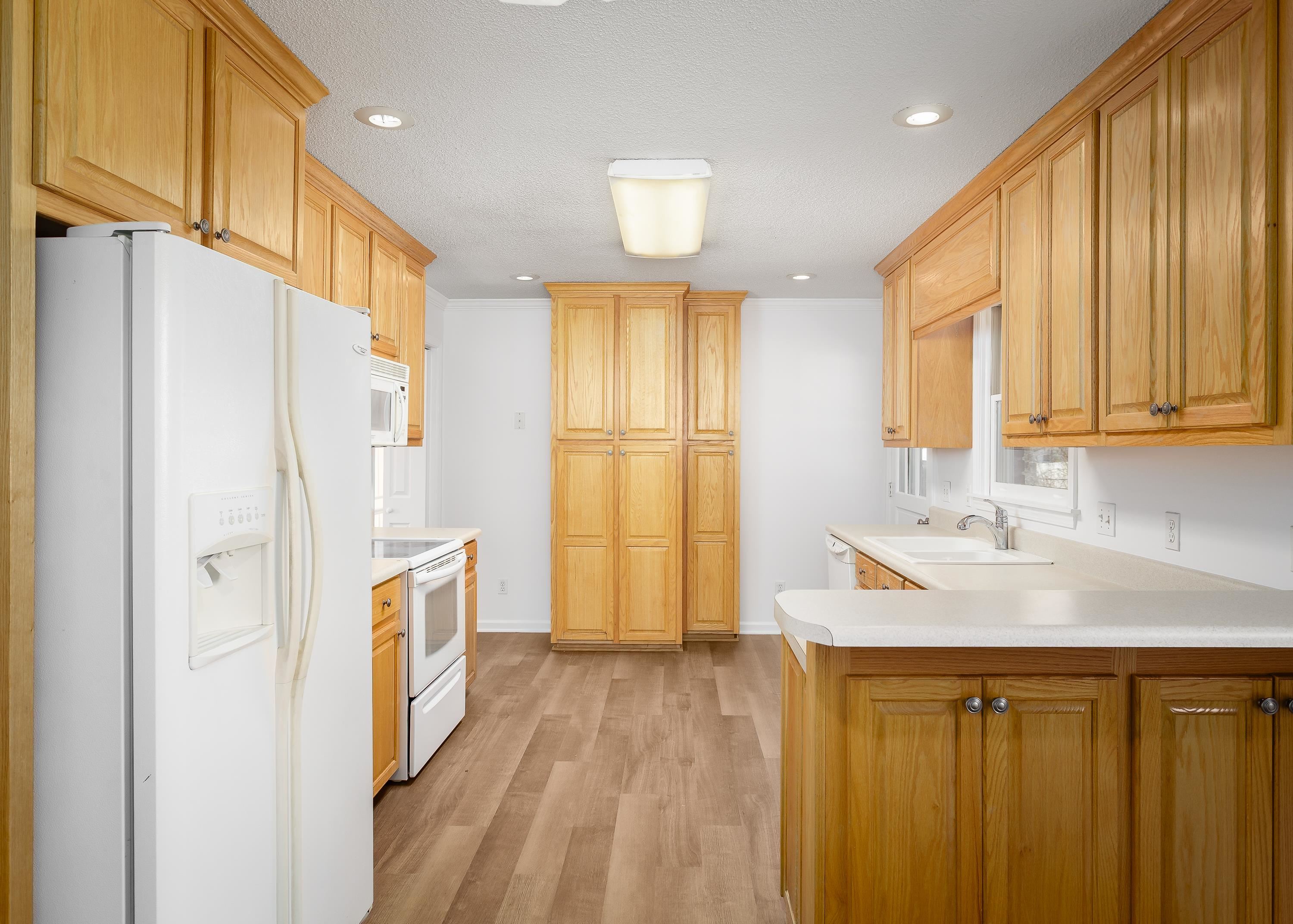 103 Creekwood Cir