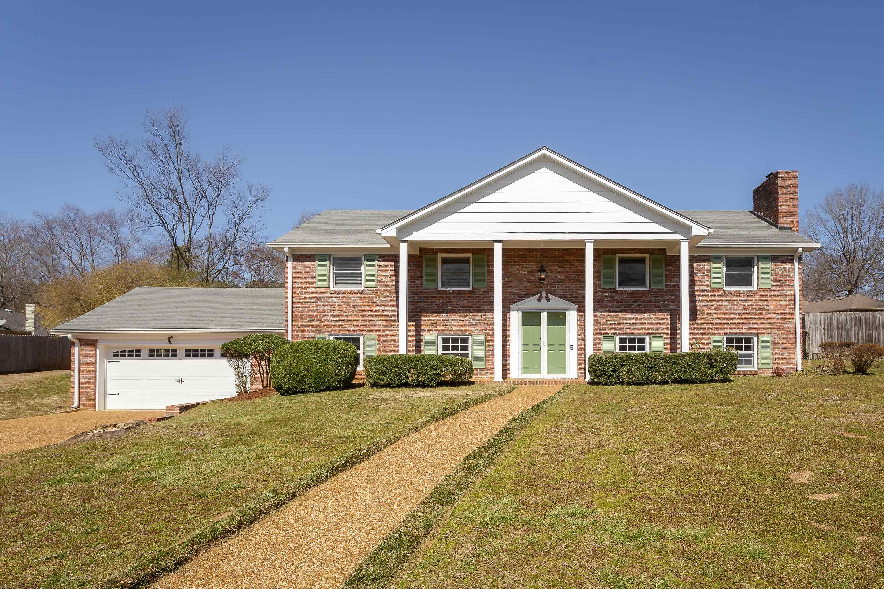 103 Creekwood Cir