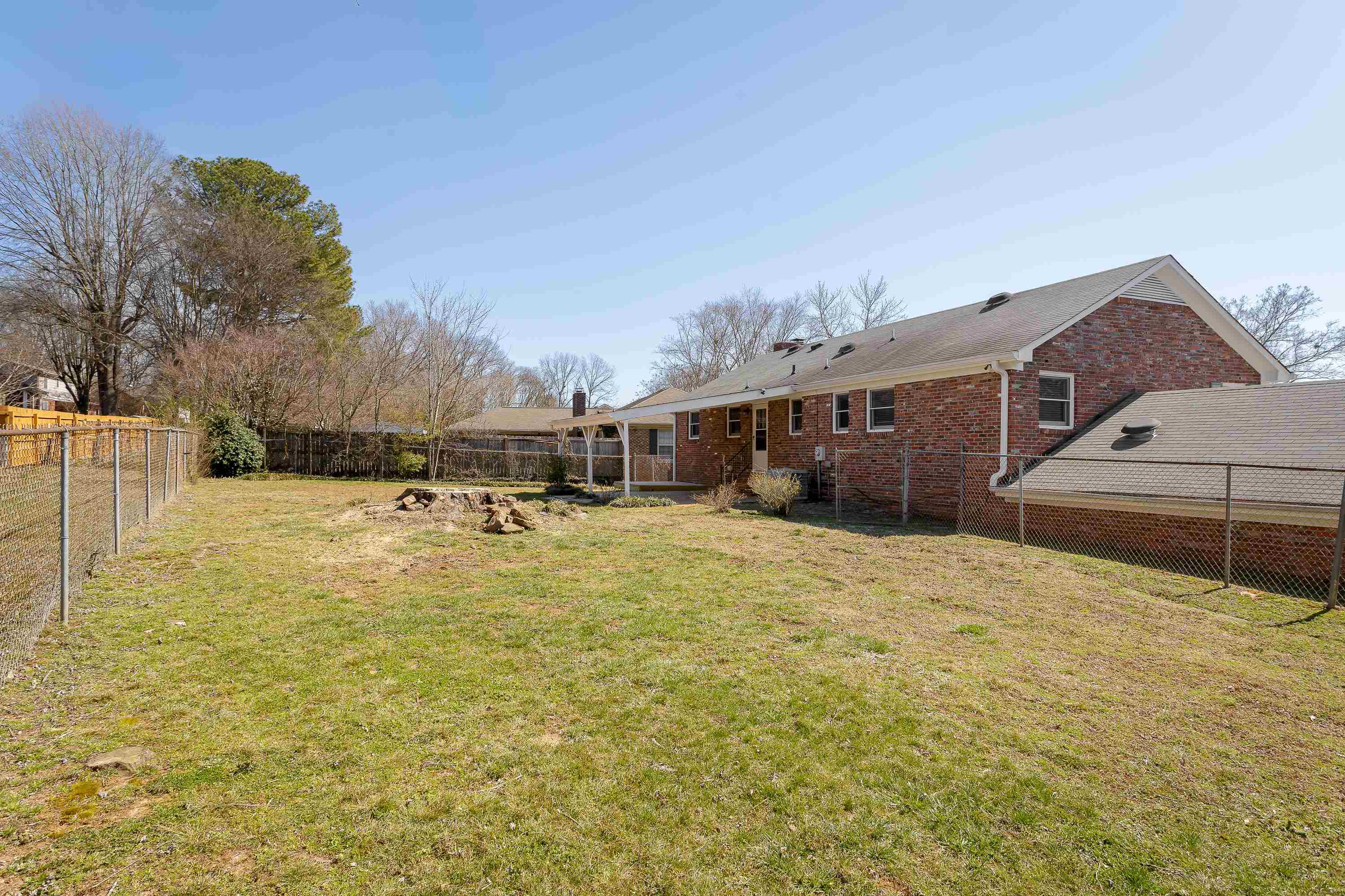103 Creekwood Cir