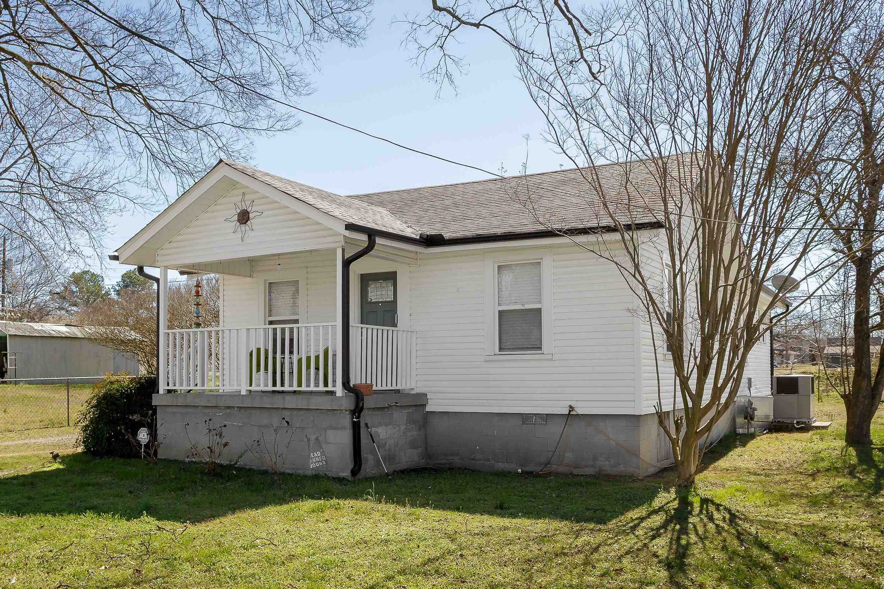 220 Foy Ave